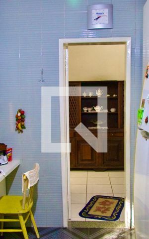 Casa à venda com 300m², 6 quartos e 2 vagas Casa à venda com 300m², 6 quartos e 2 vagasCopa / Cozinha