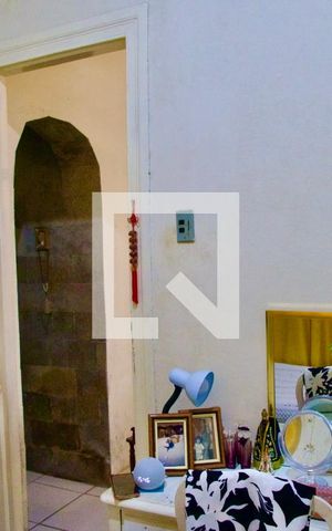 Casa à venda com 300m², 6 quartos e 2 vagas Casa à venda com 300m², 6 quartos e 2 vagasQuarto