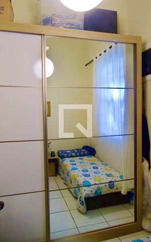 Casa à venda com 300m², 6 quartos e 2 vagas Casa à venda com 300m², 6 quartos e 2 vagasQuarto
