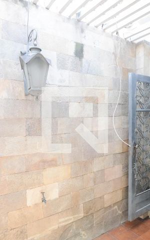 Casa à venda com 250m², 3 quartos e 2 vagas Casa à venda com 250m², 3 quartos e 2 vagasVista do Quarto 2