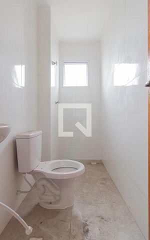 Apartamento à venda com 49m², 2 quartos e sem vaga Apartamento à venda com 49m², 2 quartos e sem vagaBanheiro
