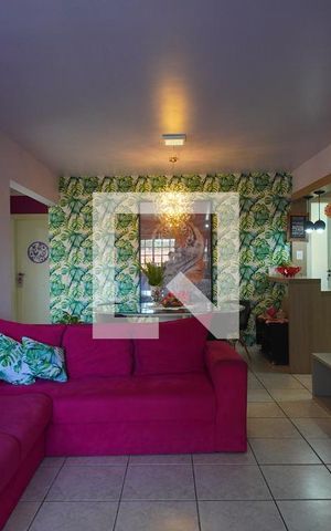 Casa à venda com 125m², 3 quartos e 2 vagasSala