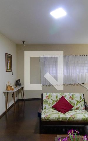 Casa à venda com 212m², 3 quartos e 5 vagasSala 