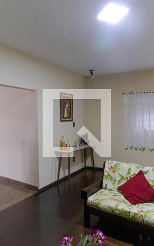 Casa à venda com 212m², 3 quartos e 5 vagasSala 