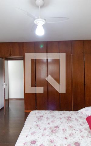 Casa à venda com 212m², 3 quartos e 5 vagasSuíte