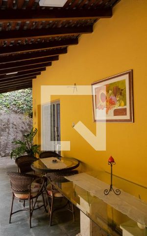 Casa à venda com 212m², 3 quartos e 5 vagasVaranda