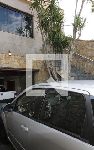 Casa à venda com 250m², 2 quartos e 3 vagasGaragem