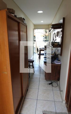 Casa à venda com 250m², 2 quartos e 3 vagasEscritorio