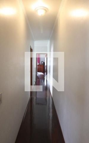 Casa à venda com 169m², 4 quartos e 2 vagasCorredor