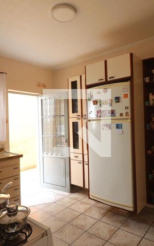 Casa à venda com 169m², 4 quartos e 2 vagasCozinha