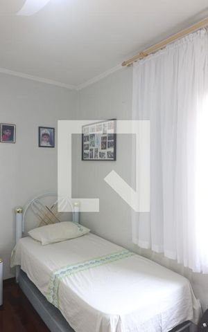 Casa à venda com 169m², 4 quartos e 2 vagasQuarto 2
