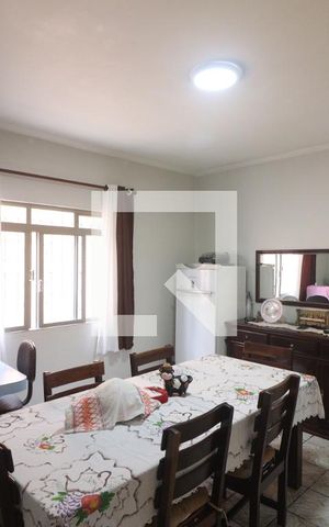 Casa à venda com 169m², 4 quartos e 2 vagasCopa