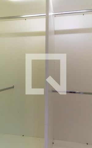Casa para alugar com 100m², 3 quartos e 2 vagas Casa para alugar com 100m², 3 quartos e 2 vagasCloset da Suíte