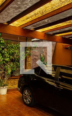 Casa à venda com 160m², 3 quartos e 2 vagas Casa à venda com 160m², 3 quartos e 2 vagasGaragem