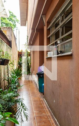 Casa à venda com 160m², 3 quartos e 2 vagas Casa à venda com 160m², 3 quartos e 2 vagasCorredor