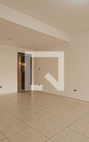 Casa à venda com 180m², 2 quartos e 2 vagasSala