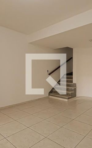 Casa à venda com 180m², 2 quartos e 2 vagasSala