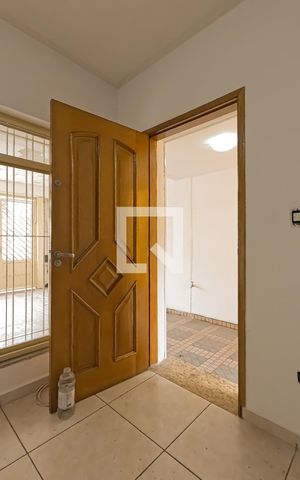 Casa à venda com 180m², 2 quartos e 2 vagasEntrada