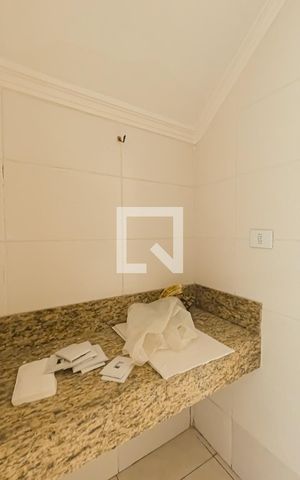 Casa à venda com 180m², 2 quartos e 2 vagasSala
