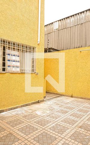Casa à venda com 180m², 2 quartos e 2 vagasQuintal