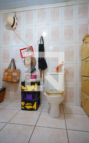 Casa à venda com 300m², 9 quartos e 4 vagasBanheiro suíte