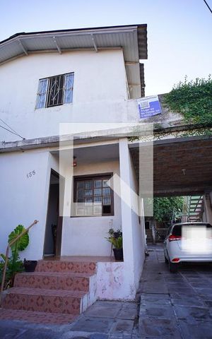 Casa à venda com 300m², 9 quartos e 4 vagasFachada