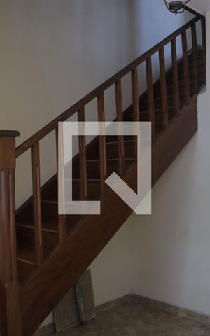 Casa à venda com 115m², 3 quartos e 2 vagasEscadas
