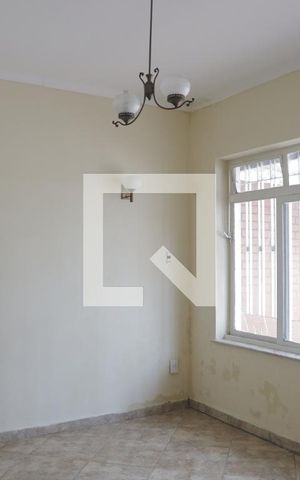 Casa à venda com 115m², 3 quartos e 2 vagassala