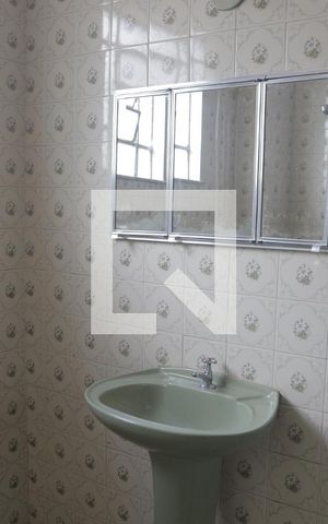 Casa à venda com 115m², 3 quartos e 2 vagasBanheiro