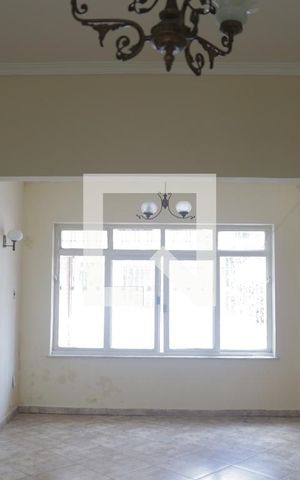 Casa à venda com 115m², 3 quartos e 2 vagassala
