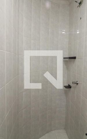 Casa para alugar com 110m², 2 quartos e 2 vagasBanheiro da Suíte