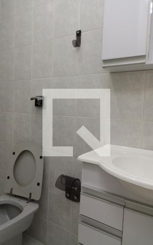 Casa para alugar com 110m², 2 quartos e 2 vagasBanheiro da Suíte