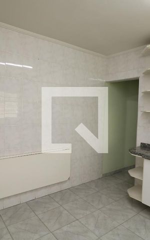 Casa para alugar com 110m², 2 quartos e 2 vagasCozinha