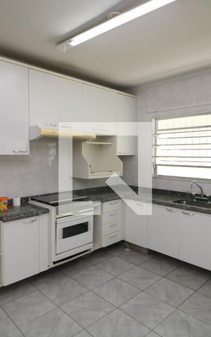 Casa para alugar com 110m², 2 quartos e 2 vagasCozinha