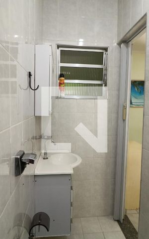 Casa para alugar com 110m², 2 quartos e 2 vagasBanheiro da Suíte