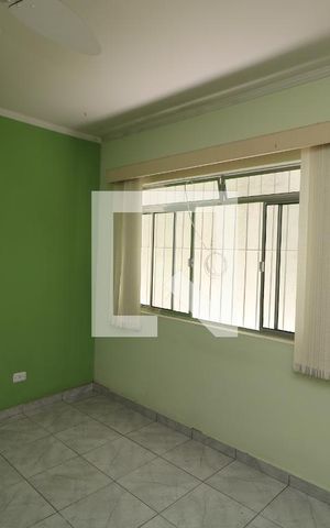 Casa para alugar com 110m², 2 quartos e 2 vagasSala