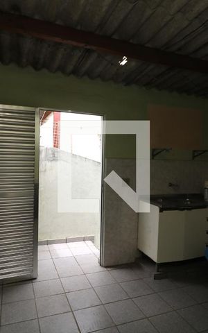 Casa para alugar com 110m², 2 quartos e 2 vagasÁrea de Serviço