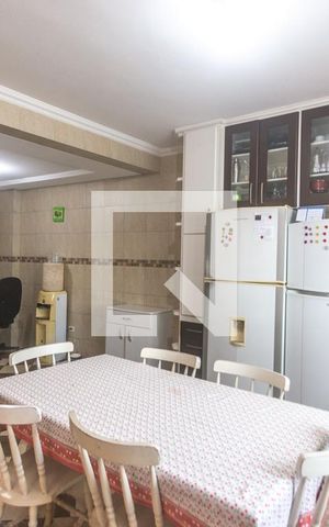 Casa à venda com 364m², 4 quartos e 6 vagas Casa à venda com 364m², 4 quartos e 6 vagasCozinha