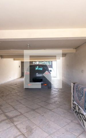 Casa à venda com 364m², 4 quartos e 6 vagas Casa à venda com 364m², 4 quartos e 6 vagasGaragem