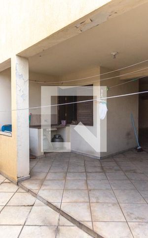 Casa à venda com 364m², 4 quartos e 6 vagas Casa à venda com 364m², 4 quartos e 6 vagasQuintal