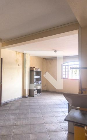 Casa à venda com 364m², 4 quartos e 6 vagas Casa à venda com 364m², 4 quartos e 6 vagasSalão