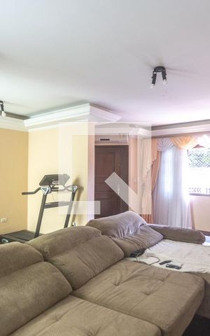 Casa à venda com 364m², 4 quartos e 6 vagas Casa à venda com 364m², 4 quartos e 6 vagasSala de estar