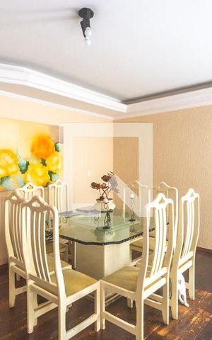 Casa à venda com 364m², 4 quartos e 6 vagas Casa à venda com 364m², 4 quartos e 6 vagasSala de jantar