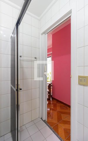 Apartamento para alugar com 47m², 2 quartos e 1 vaga Apartamento para alugar com 47m², 2 quartos e 1 vagaBanheiro