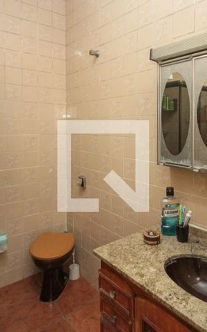 Casa à venda com 117m², 3 quartos e 2 vagas Casa à venda com 117m², 3 quartos e 2 vagasBanheiro