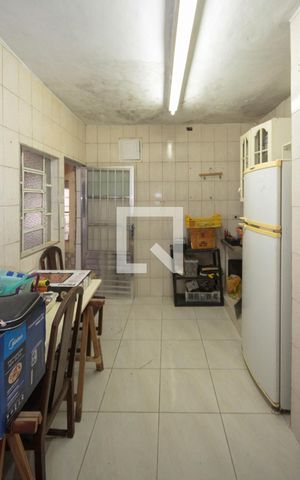 Casa à venda com 117m², 3 quartos e 2 vagas Casa à venda com 117m², 3 quartos e 2 vagasCozinha da edícula
