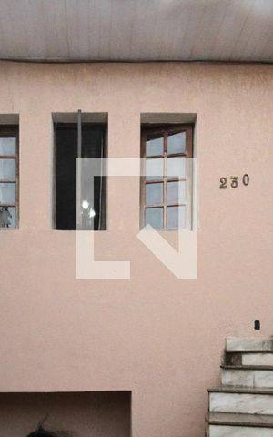 Casa à venda com 117m², 3 quartos e 2 vagas Casa à venda com 117m², 3 quartos e 2 vagasfrente da casa