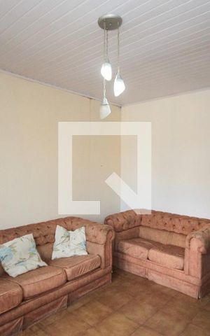 Casa à venda com 117m², 3 quartos e 2 vagas Casa à venda com 117m², 3 quartos e 2 vagasSala