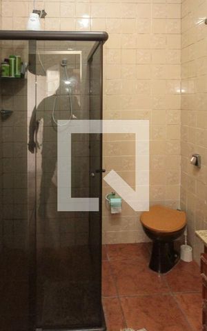Casa à venda com 117m², 3 quartos e 2 vagas Casa à venda com 117m², 3 quartos e 2 vagasBanheiro