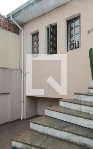 Casa à venda com 117m², 3 quartos e 2 vagas Casa à venda com 117m², 3 quartos e 2 vagasfrente da casa